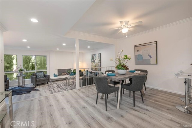 Detail Gallery Image 5 of 22 For 4807 Woodley Ave #206,  Encino,  CA 91436 - 2 Beds | 2 Baths