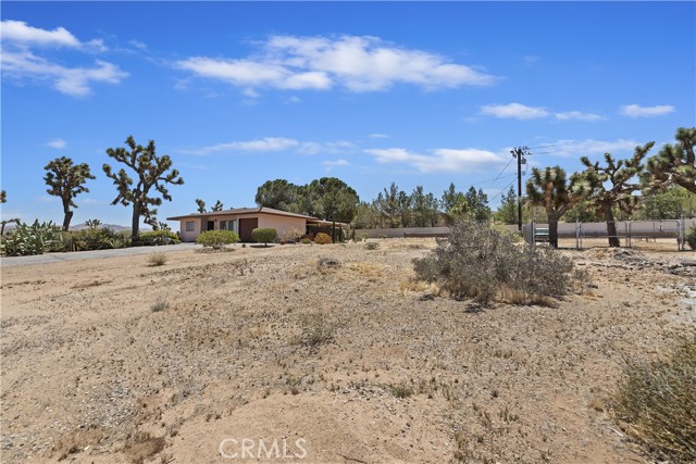 Detail Gallery Image 1 of 48 For 56287 Navajo Trl, Yucca Valley,  CA 92284 - 2 Beds | 1 Baths