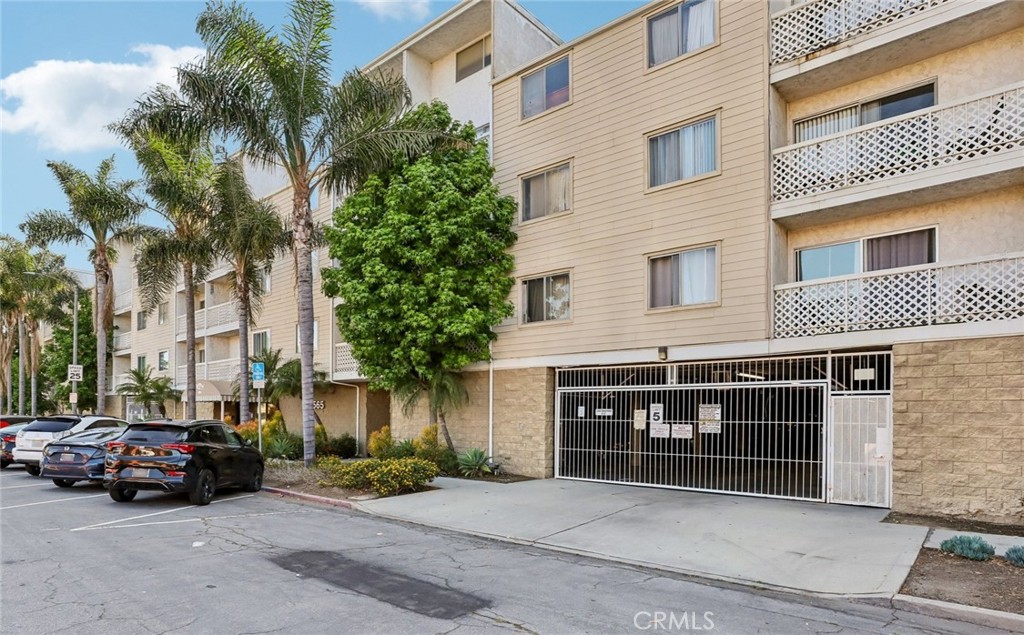 3565 Linden Avenue #165