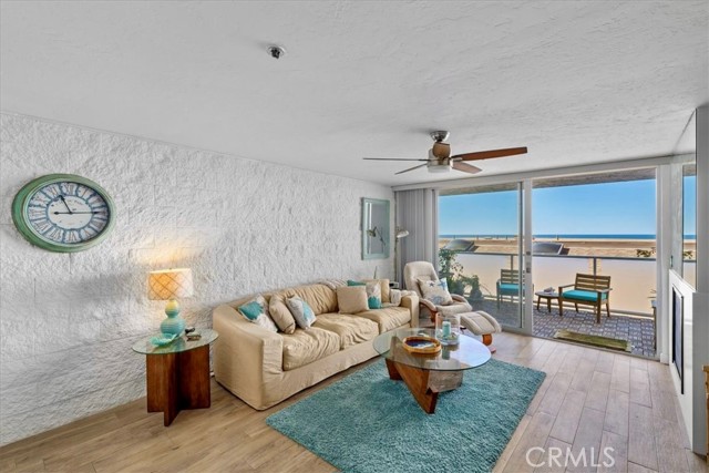 615 Esplanade, Redondo Beach CA: https://media.crmls.org/medias/8b273fed-33de-4c1b-9557-b5e88bd9a3c5.jpg