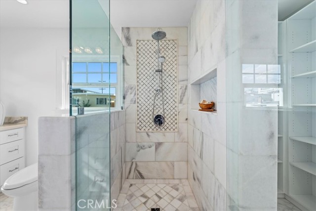 1000 The Strand, Manhattan Beach CA: https://media.crmls.org/medias/8b2777f9-4f05-42fd-96b3-0ba3350b775b.jpg