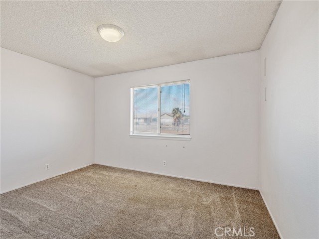 Detail Gallery Image 14 of 37 For 11070 Neola Rd, Apple Valley,  CA 92308 - 3 Beds | 2 Baths