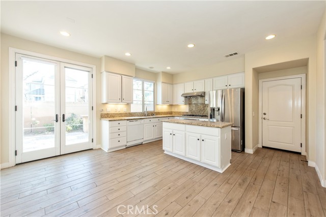 Detail Gallery Image 5 of 27 For 181 Rhapsody, Irvine,  CA 92620 - 3 Beds | 2/1 Baths