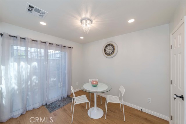 918 Huntington Dr, Duarte CA: https://media.crmls.org/medias/8b2844df-60a7-48b5-bfe6-f427d3535cfc.jpg