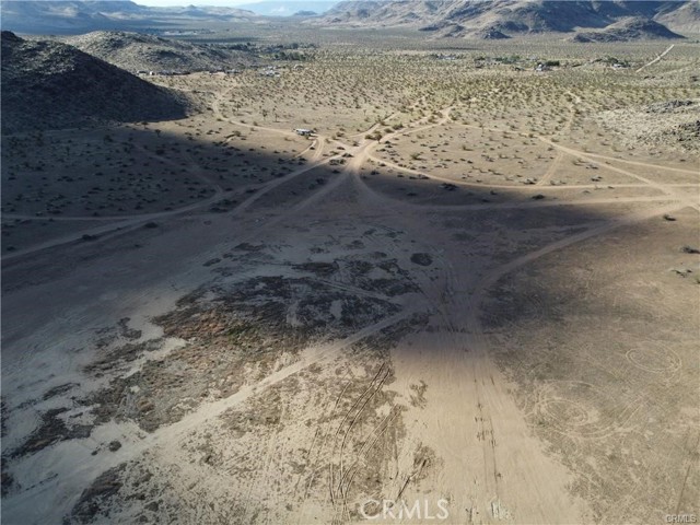 Detail Gallery Image 8 of 11 For 2 Fairview Valley Rd, Apple Valley,  CA 92307 - – Beds | – Baths