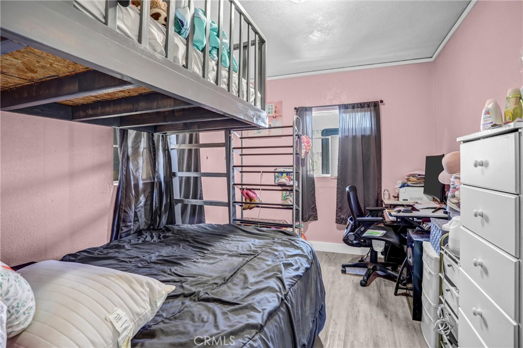 https://media.crmls.org/medias/8b29614b-cafe-4bed-bef2-737750b0e0f0.jpg?preset=X-Large