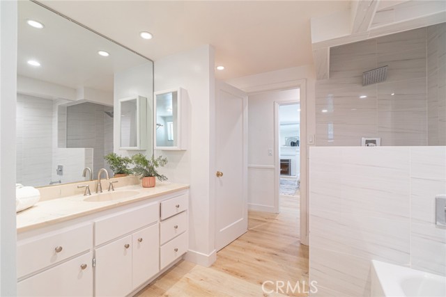 Detail Gallery Image 11 of 17 For 3636 Gardenia Ave, Long Beach,  CA 90807 - 4 Beds | 4 Baths