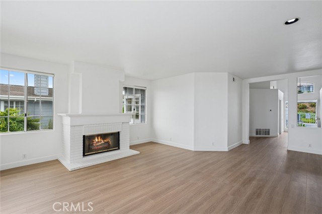 Detail Gallery Image 8 of 28 For 3631 Geranium Ave #70,  Corona Del Mar,  CA 92625 - 2 Beds | 2 Baths