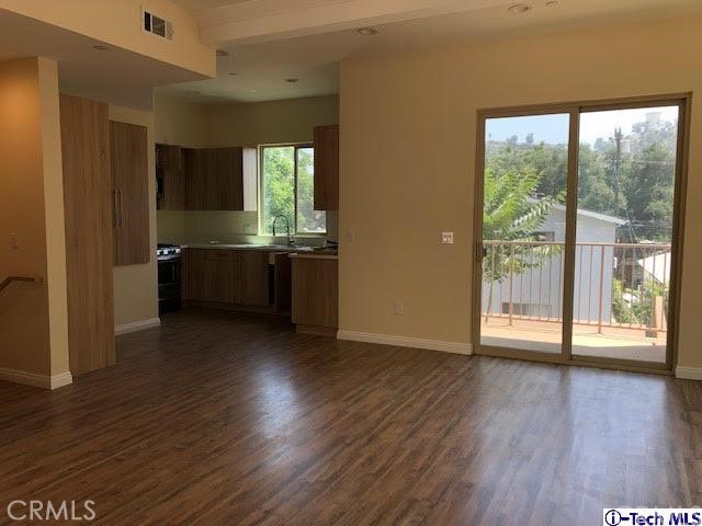 Detail Gallery Image 14 of 20 For 9951 Marcus Ave #104,  Tujunga,  CA 91042 - 3 Beds | 2 Baths