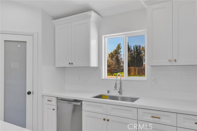 Detail Gallery Image 10 of 52 For 9148 Piedra Ave, Hesperia,  CA 92345 - 4 Beds | 2/1 Baths