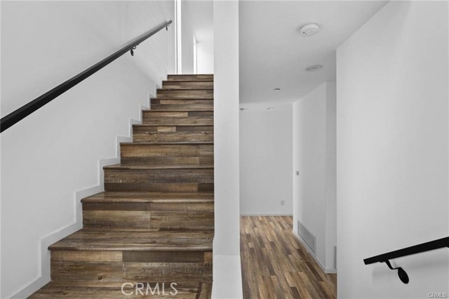 Detail Gallery Image 13 of 23 For 4136 3/4 Normal Ave #3/4,  Los Angeles,  CA 90029 - 2 Beds | 2 Baths