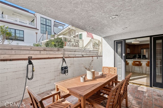 Detail Gallery Image 14 of 28 For 505 & 505 .5 Acacia Ave, Corona Del Mar,  CA 92625 - 6 Beds | 4/2 Baths