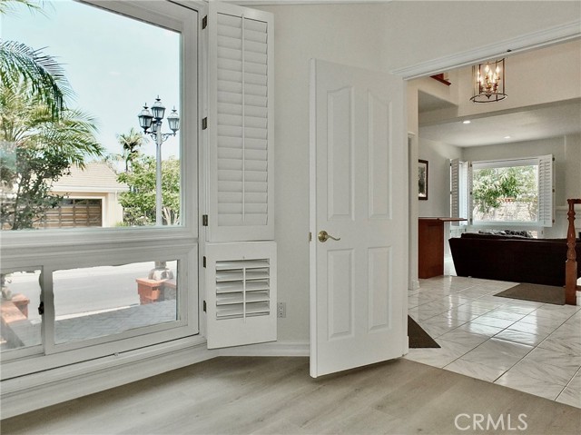 6225 Napoli Court, Long Beach CA: https://media.crmls.org/medias/8b2a974a-4205-4a1f-9a8e-29fafb8c1814.jpg