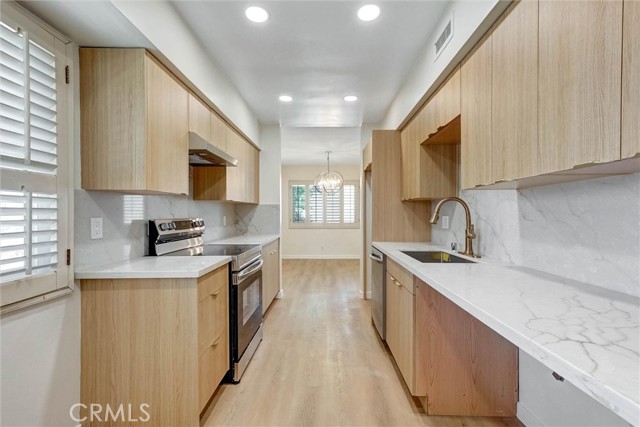 4915 Tyrone, 325 photo 19
