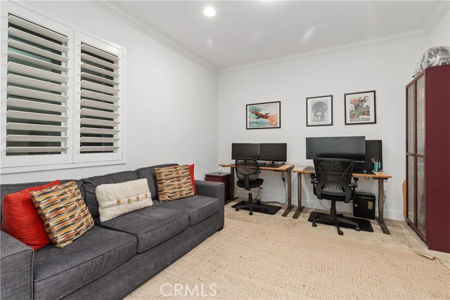 300 E 4th Street, Long Beach CA: https://media.crmls.org/medias/8b2b852b-f64f-4a14-a26d-e6f111376bbd.jpg
