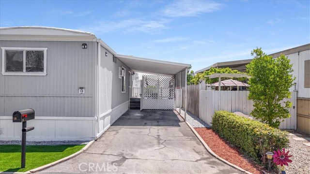 26871 Alessandro, Moreno Valley CA: https://media.crmls.org/medias/8b2c40f9-31c4-4bce-8beb-3d1e094d7480.jpg