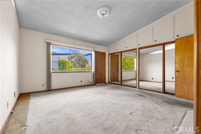 5723 West 74th Street, Los Angeles CA: https://media.crmls.org/medias/8b2c7ea3-72c8-466e-9a53-4f403bc07d91.jpg