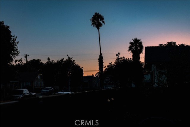 1935 W 36th Street, Los Angeles CA: https://media.crmls.org/medias/8b2c7eb0-26d0-4caf-8335-b35d7e18b87d.jpg