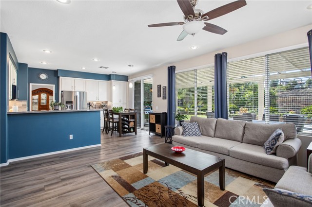39691 Ashland Way, Murrieta CA: https://media.crmls.org/medias/8b2d964e-377e-4d00-809b-1aa2dfa84f6e.jpg