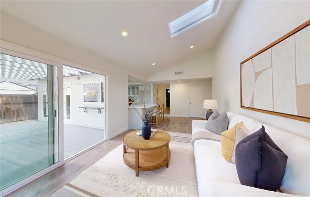 Detail Gallery Image 17 of 30 For 14751 Foxcroft, Tustin,  CA 92780 - 4 Beds | 2 Baths