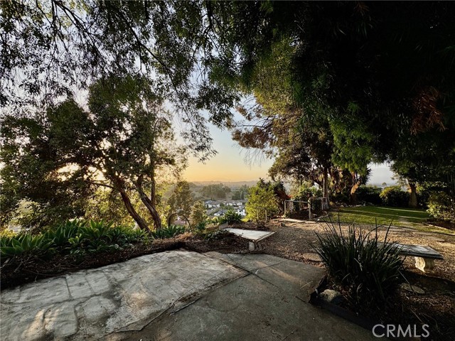 1570 Verde Vista Drive, Monterey Park CA: https://media.crmls.org/medias/8b2e7ee6-19b2-4c5e-b055-22e363a025ef.jpg