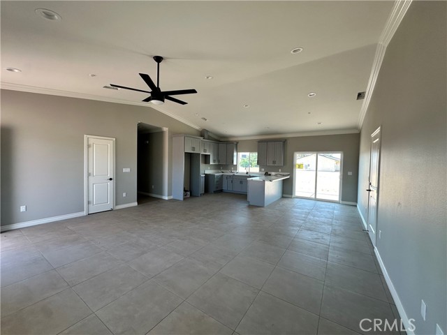 21928 sioux Road, Apple Valley CA: https://media.crmls.org/medias/8b2eef37-fb59-4b06-ad04-0605e350feab.jpg