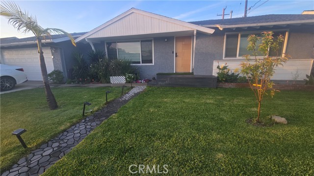 2858 W Keys, Anaheim CA: https://media.crmls.org/medias/8b2f4390-baee-4b70-8c06-7e1374ae72b4.jpg