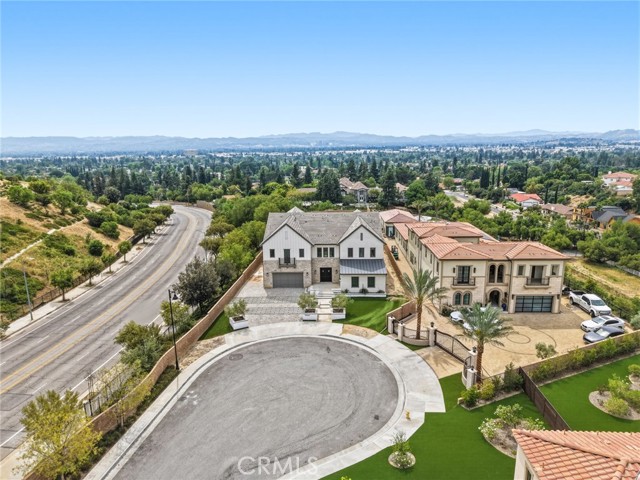 Detail Gallery Image 36 of 38 For 10542 Wood Briar Ct, Chatsworth,  CA 91311 - 5 Beds | 5/1 Baths