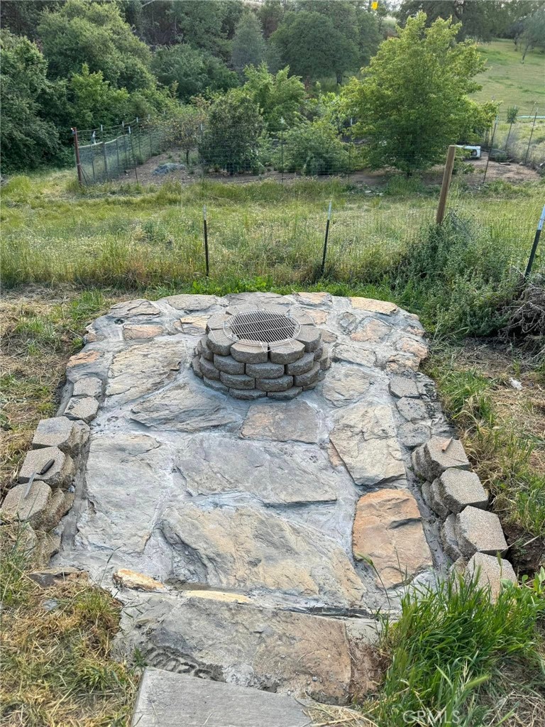 https://media.crmls.org/medias/8b2f65f4-b000-4cb8-8403-b111bd0681b0.jpg?preset=X-Large