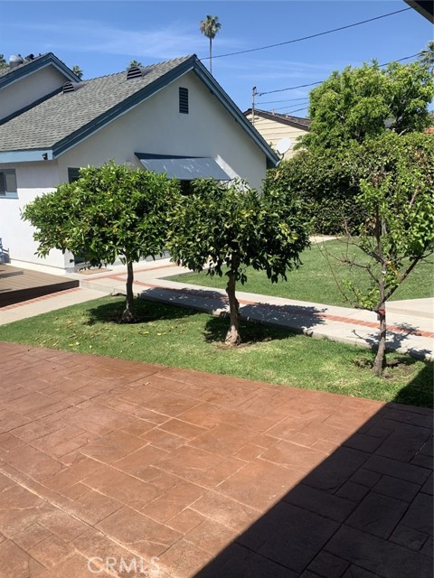 Detail Gallery Image 5 of 44 For 1718 Cleveland Rd, Glendale,  CA 91202 - 3 Beds | 3 Baths