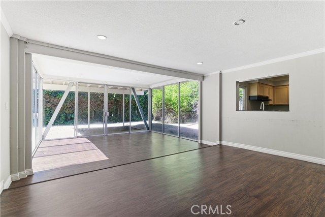 Detail Gallery Image 7 of 37 For 8757 Lurline Ave, Winnetka,  CA 91306 - 4 Beds | 2 Baths