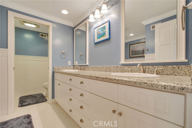 Upper floor bathroom