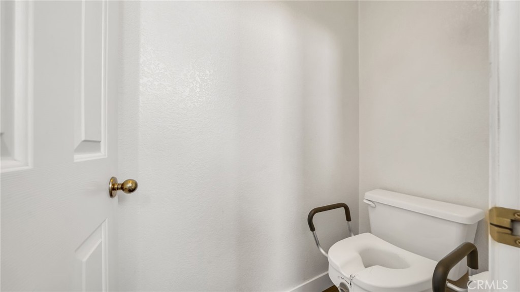 https://media.crmls.org/medias/8b31cd57-72f5-4274-9446-7e2b579f0beb.jpg?preset=X-Large