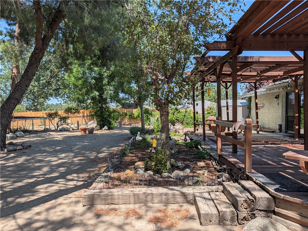 https://media.crmls.org/medias/8b31f288-cb22-4b74-aafe-ef92d422fe4b.jpg?preset=X-Large
