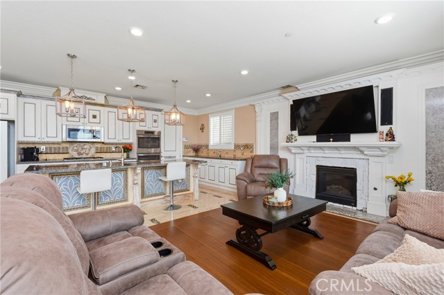 Detail Gallery Image 14 of 64 For 15507 Vanilla Bean Ln, Fontana,  CA 92336 - 4 Beds | 3/1 Baths