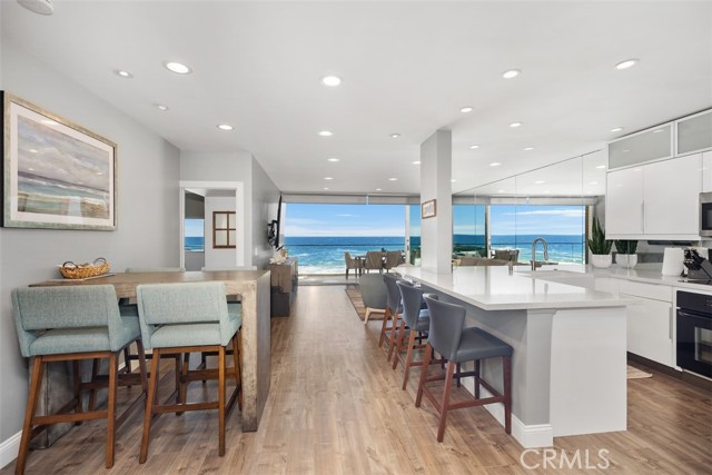 31755 Coast, Laguna Beach CA: https://media.crmls.org/medias/8b32e6e6-d12a-4031-b94e-5edbe741fe7f.jpg