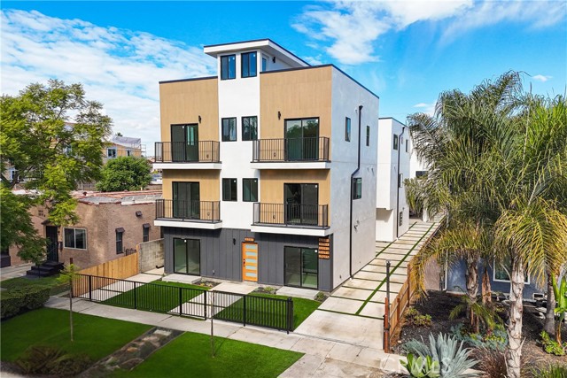 Front Image Thumbnail for CRBB26055756