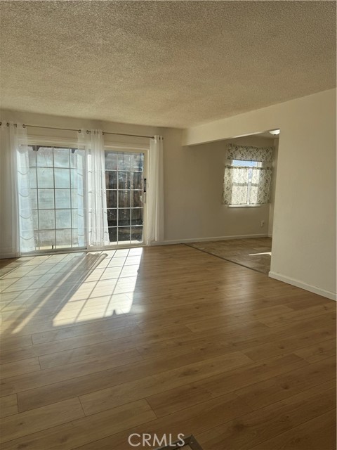 Detail Gallery Image 6 of 28 For 144 E Avenue Q, Palmdale,  CA 93550 - 3 Beds | 1/1 Baths