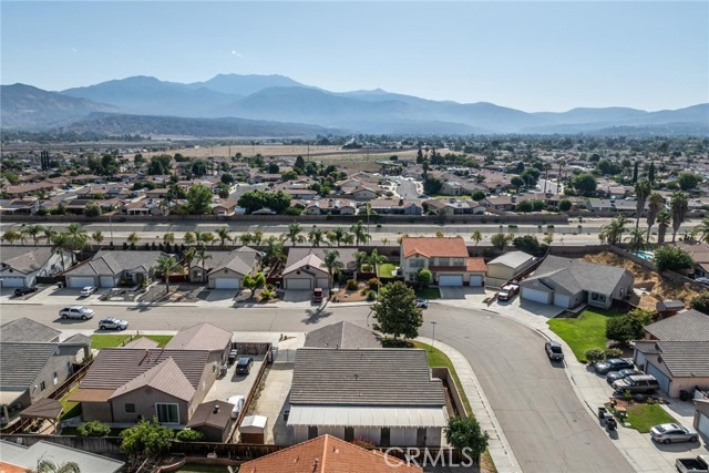 2354 Versailles Street, San Jacinto CA: https://media.crmls.org/medias/8b340fd0-22b9-40bc-adab-2c8fa8a62247.jpg