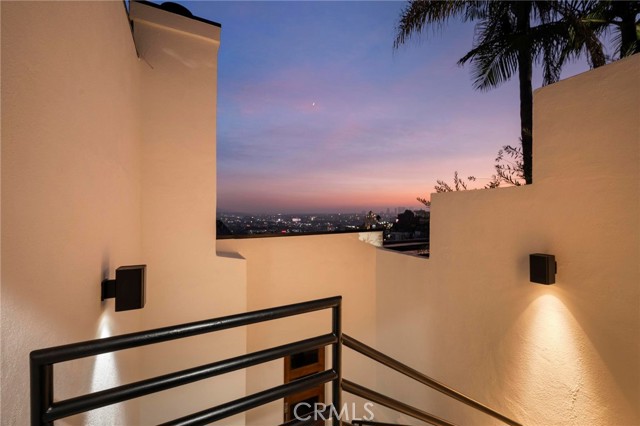 Detail Gallery Image 27 of 35 For 8246 Woodshill Trl, Los Angeles,  CA 90069 - 5 Beds | 5 Baths