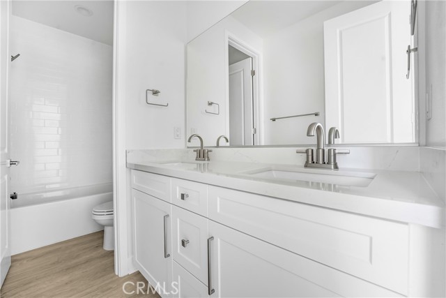 27333 Creekwood Lane, Valencia CA: https://media.crmls.org/medias/8b34e0a7-14bc-4f4f-9d42-6ca3b64661ad.jpg
