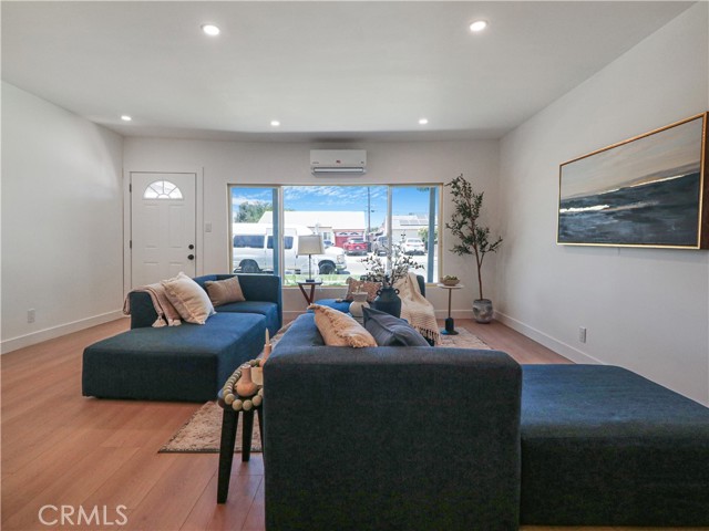 13918 Flallon Avenue, Norwalk CA: https://media.crmls.org/medias/8b34f7f3-071e-407c-a53e-c33fb9769d1d.jpg