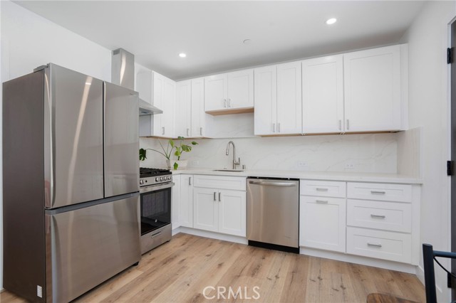 3189 S Bentley Avenue, Los Angeles CA: https://media.crmls.org/medias/8b354664-0928-4eef-afa2-eb34529ebbb6.jpg