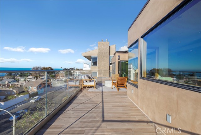 Detail Gallery Image 9 of 42 For 206 Grandview St, Laguna Beach,  CA 92651 - 3 Beds | 3 Baths