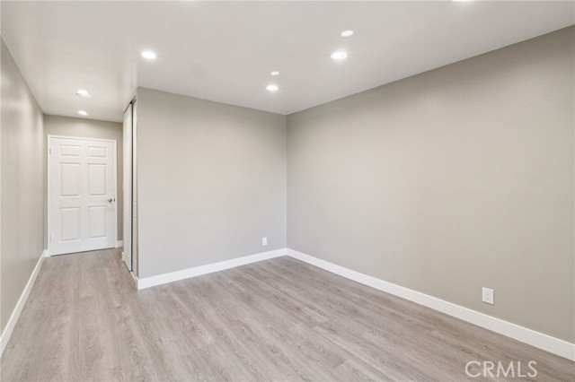 Detail Gallery Image 12 of 27 For 409 Burchett #210,  Glendale,  CA 91203 - 2 Beds | 2 Baths