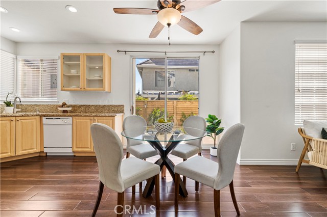 27139 Saddlepeak Trail, Valencia CA: https://media.crmls.org/medias/8b35e4fe-2c9e-491c-b285-3ab83d8ccef1.jpg