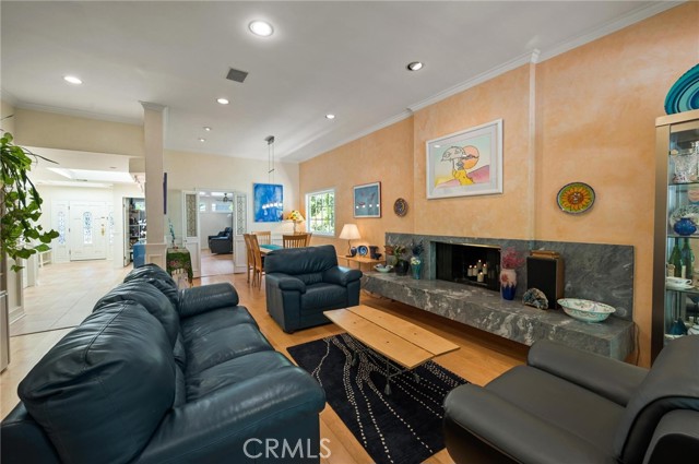 17034 Escalon Drive, Encino CA: https://media.crmls.org/medias/8b375d01-badf-4461-86fd-065044bcb2db.jpg