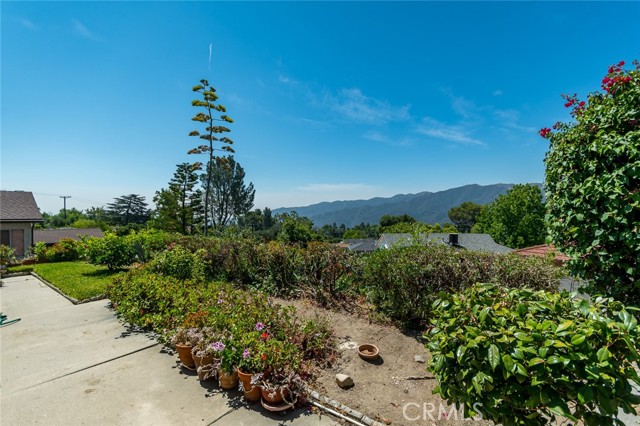 3614 Burritt Way, Glendale CA: https://media.crmls.org/medias/8b37795b-1e00-4154-a0ad-10bd7c1ca834.jpg