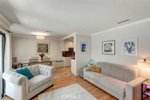 1180 Strawberry Lane, Glendora CA: https://media.crmls.org/medias/8b379434-a9b9-4c6f-94c4-a011b818e0b3.jpg