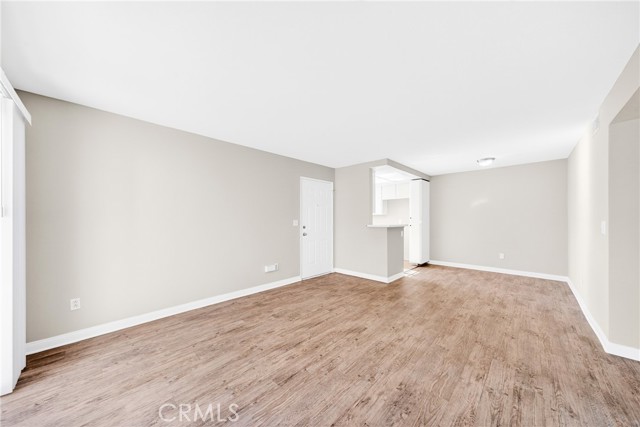 Detail Gallery Image 8 of 29 For 16377 Lakeshore, Lake Elsinore,  CA 92530 - 2 Beds | 2/1 Baths